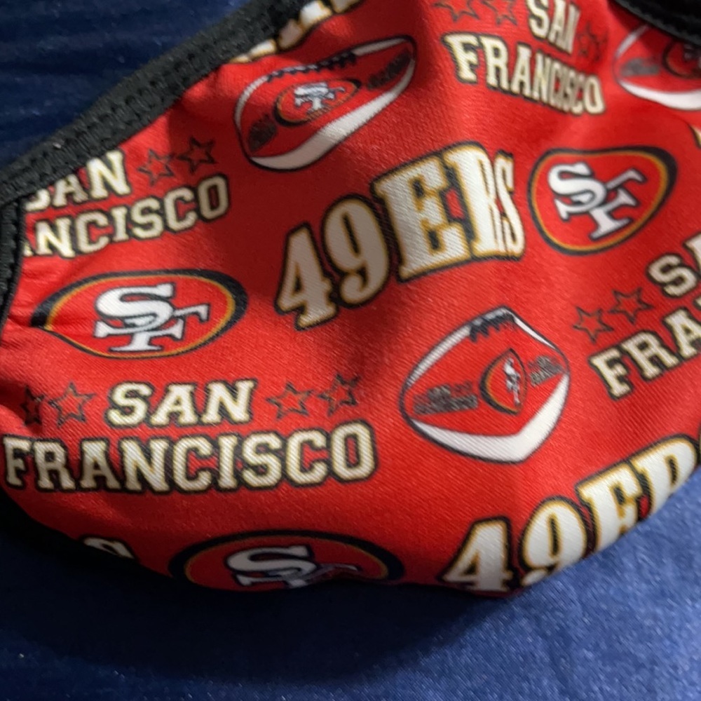 New small SF 49ers face mask - Picture 2 of 4